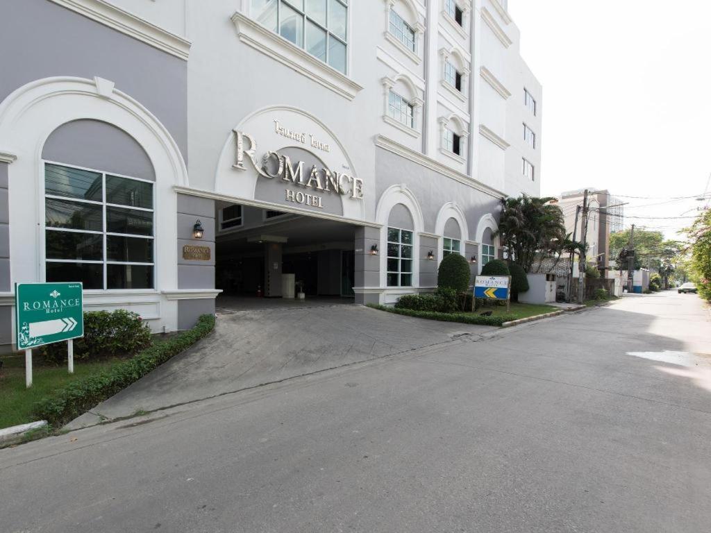 Romance Hotel Srinakarin Bangkok Exterior foto